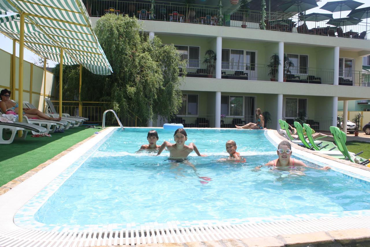 Green Hotel-Club ซาโตกา ภายนอก รูปภาพ